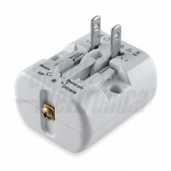 ADATTATORE UNIVERSALE SCATOLA Adattatore universale da viaggio, utilizzabile in più di 150 paesi nel mondo per alimentare tutti 