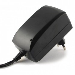 ALIMENTATORE 3 12Vdc 2250mA 27W Alimentatore Switching 27W   3/4,5/5/6/7,5/9/12Vdc 2,25A   6 connettori 100 240Vac   27W   225