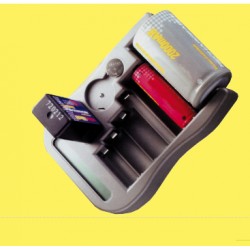 Tester bat  AA, AAA, C, D, 9V BOTTONI Tester bat  AA, AAA, C, D, 9V bottoni LCD Display